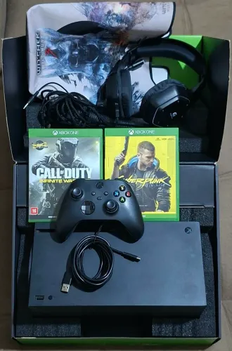 XBOX SERIES X SEMINOVO + EXTRAS (LEIA A DESCRIÇÃO)