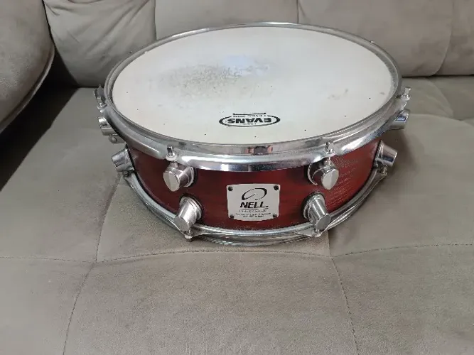 Caixa Nell Laqueada 14x5' com Pele Evans e 8 Afinadores 