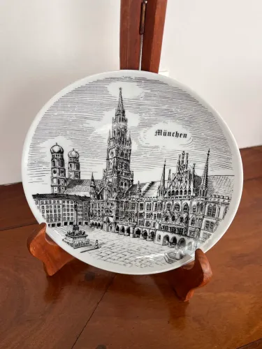 Prato decorativo de parede Porcelana Alemã Decorativa - Vista de Munique