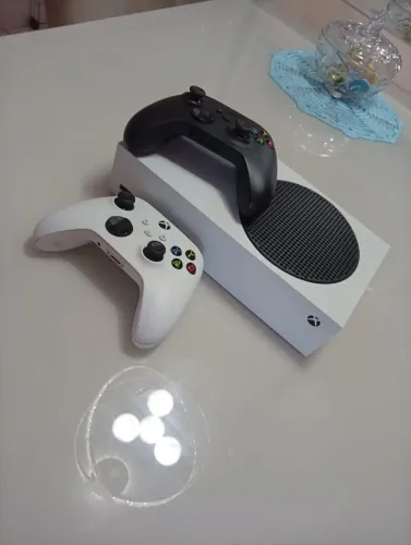 Xbox Series S Semi novo em ótimas condições