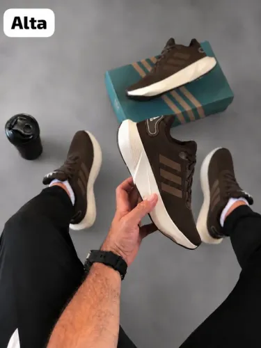 Tenis esportivo adidas