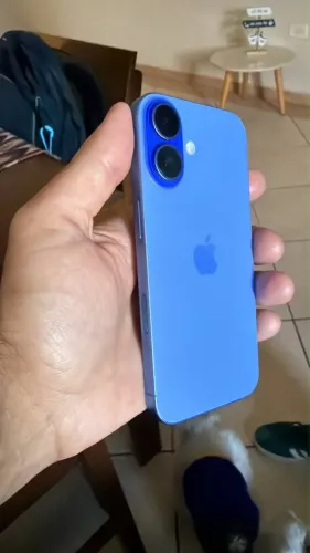 iPhone 16 com 128 g azul