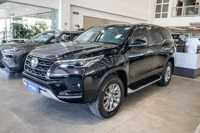 Toyota Hilux SW4 SRX 4X4 2.8 TDI 16V Dies. Aut. 2024