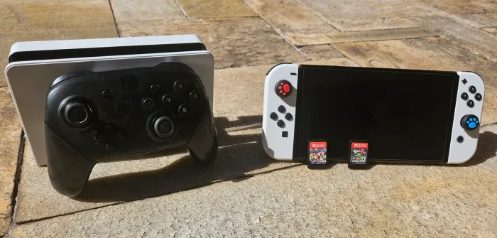 Nintendo Switch Oled + Controle Pro + 2 jogos
