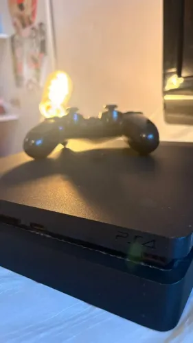PlayStation 4 Slim 1TB Preto com 1 Controle Original - Usado