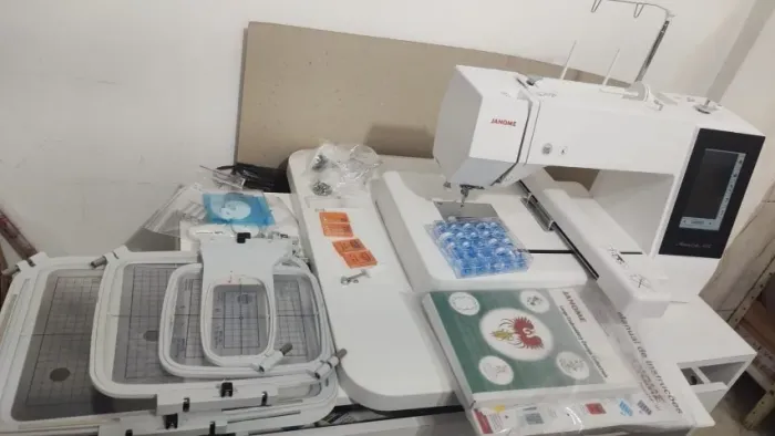 Máquina de Bordar Eletrônica Janome MC500E