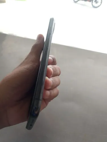 Aproveita a chance de ter um iPhone acompanhando carregando e capinha