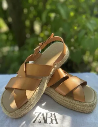 Sandália Zara plataform 33