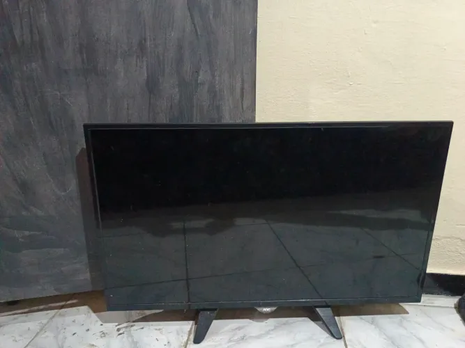 Vendo TV 32 polegadas para retirada de peças