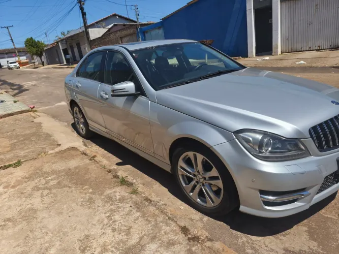 Mercedes-Benz C-200 CGI Avantgarde 1.8 16V 184cv Aut. 2013