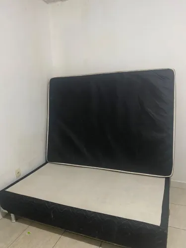 CAMA DE CASAL COLCHÃO E BASE SEMI NOVA E OUTROS INTES PRA VENDA