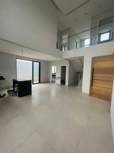 Casa Residencial 4 Dormitórios com Suíte, Quintal e 2 Vagas  Alta Ville, Divinópolis