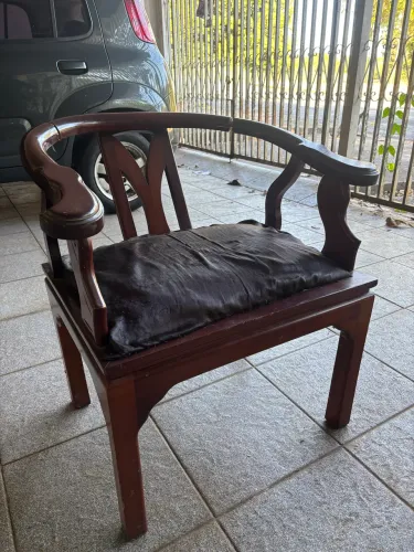 Vendo cadeira de madeira para reforma