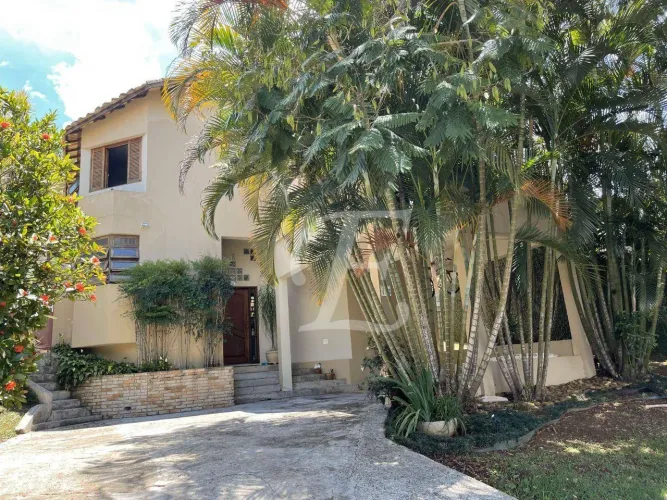 Casa com 3 quartos à venda, 350 m² por R$ 1.590.000 - Granja Viana - Parque Dom Henrique I