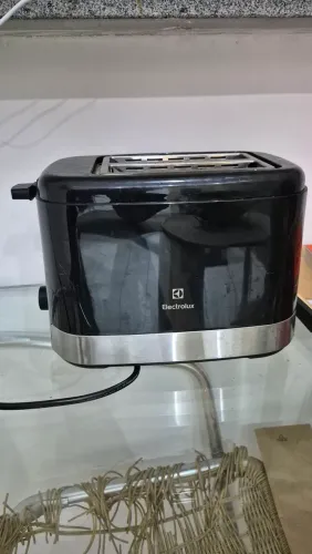 Torradeira Electrolux ETS10 ? 2 fatias, 8 níveis de tostagem