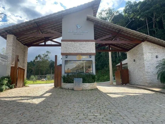 Terreno em Condomínio para Venda em Teresópolis, Prata