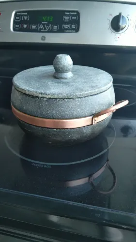 Panela de pedra média 
