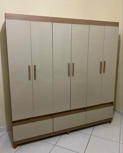 Guarda-roupa casal usado 6 portas e 3 gavetas
