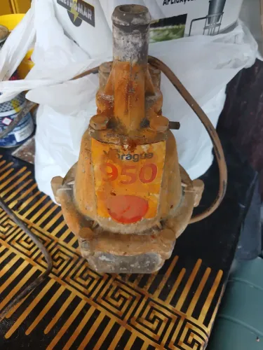 Bomba mergulhão ótima fuciona perfeitamente não entrego,250$
