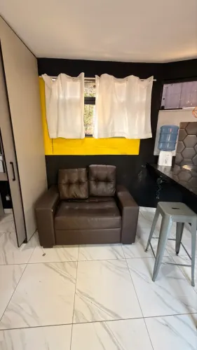 Kitnet mobiliada c vaga de garagem