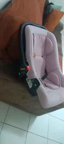 Vendo cadeirinha de bebê cosco
