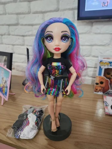 Boneca Rainbow High Amaya Raine
