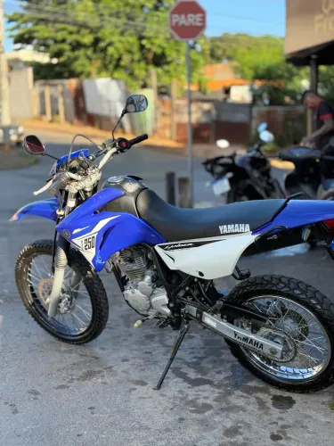 Motocicleta Yamaha XTZ Lander