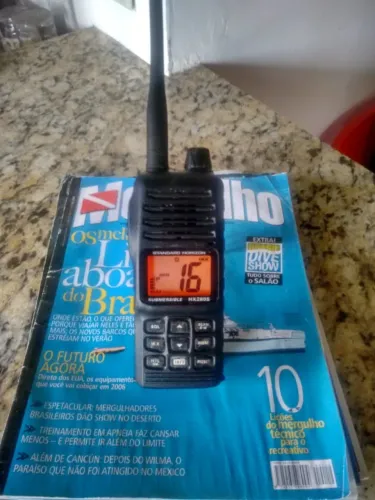 Rádio de comunicação marítima