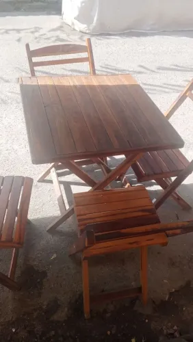 Conjunto de mesa de madeira