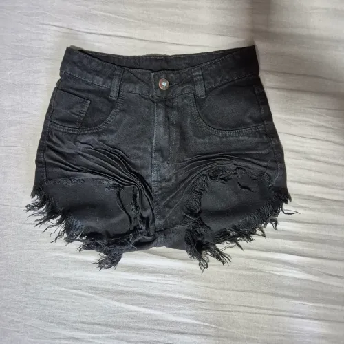 short jeans preto