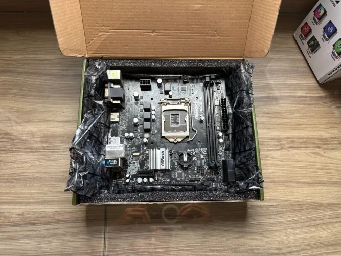 Placa Mãe H310CM-HG4 (com defeito)