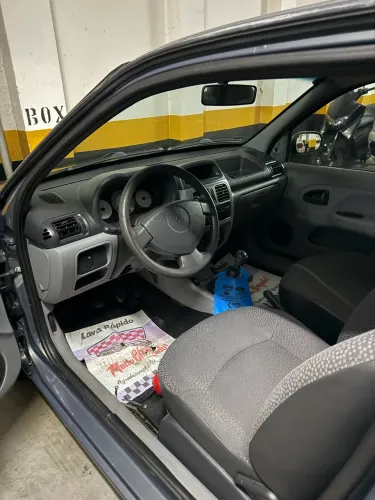 Renault Clio Hi-flex 1.0 16V 3P 2011