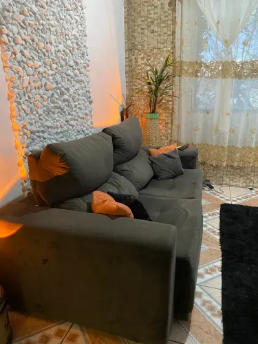 Sofá retrátil e reclinável em ótimo estado