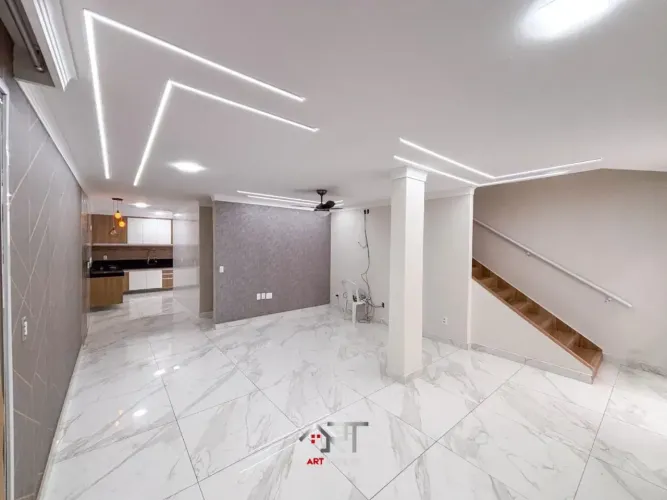 VENDA: Maravilhosa Casa em Santa Paula I- 4 quartos/1 suíte- 375m²- 4 vgs- Piscina e Churr