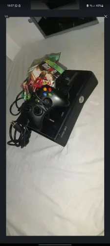 Xbox 360 completo 2 controles e desbloqueado