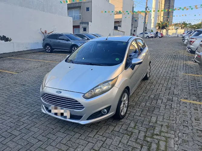 Ford Fiesta 1.5 16V Flex Mec. 5P 2015