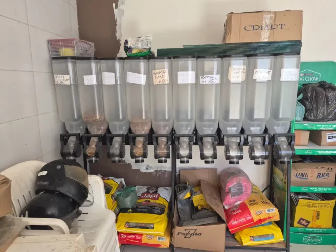 Expositor graneleiro Ração Pet