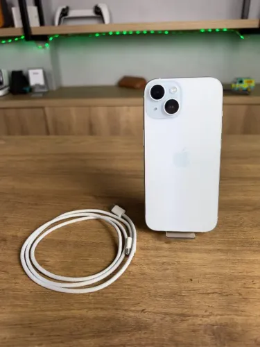 iPhone 15 256GB Azul Claro - Único Dono - Bateria 86% - eSIM