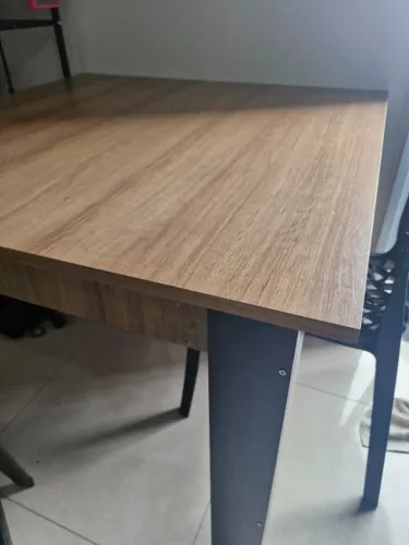 Mesa de jantar 4 lugares quadrada 90x90 com 2 cadeiras 