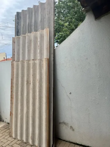 Vende se telhas de Eternit