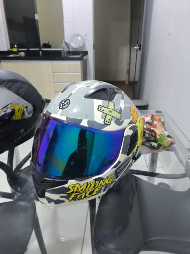 Capacete