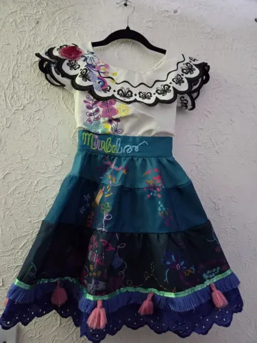 Vestido Mirabel Disney Store Infantil Usado