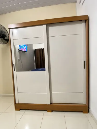 Guarda roupa casal de porta de corre