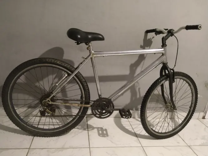 Entrego Bicicleta Aro 26 quadro Cromado aceito cartão 
