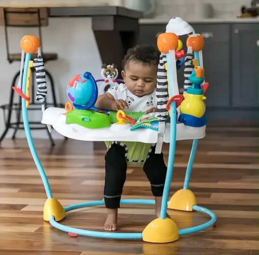 Jumper de atividade para bebês, excelente estad