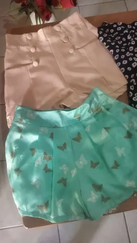 Combo:  4 peças femininas 2 shorts + 1 conjunto, lindos! Veste 36 e 38  R$ 80