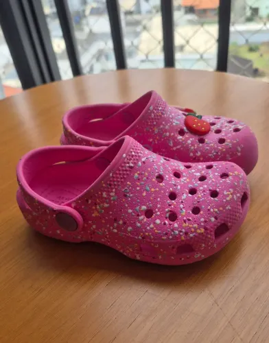 Crocs Infantil original C9 (Equivale tamanho 25)