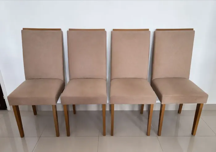 4 Cadeiras Estofadas