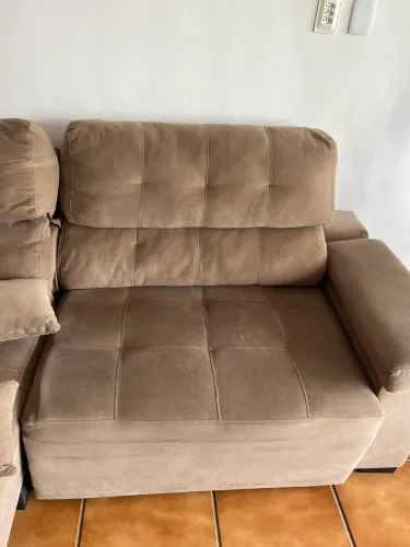 Saldão sofá 3 lugares medindo 2,30 + duas baguetes de brinde pra compor o designer 