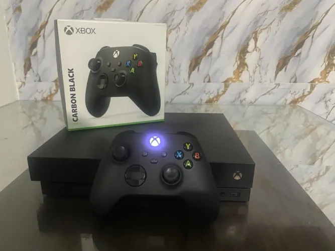 XBOX ONE X | 1TB | 4 JOGOS DIGITAIS | Tem conversa!